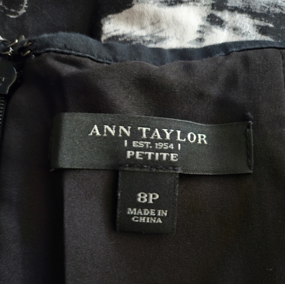 Ann Taylor Women's Floral Black and White Midi Lined Skirt Size 8P - Picture 2 of 4